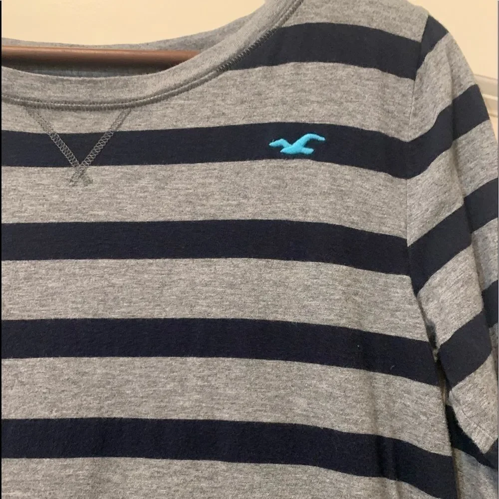 Hollister 3/4 length sleeve shirt Medium - Picture 2 of 4